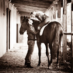 Sesja zdjęciowa w stajni, zdjęcia ślubne z koniem, ... na sianie